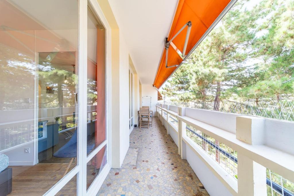Appartement spacieux 8 pers avec balcon Bron photo 3