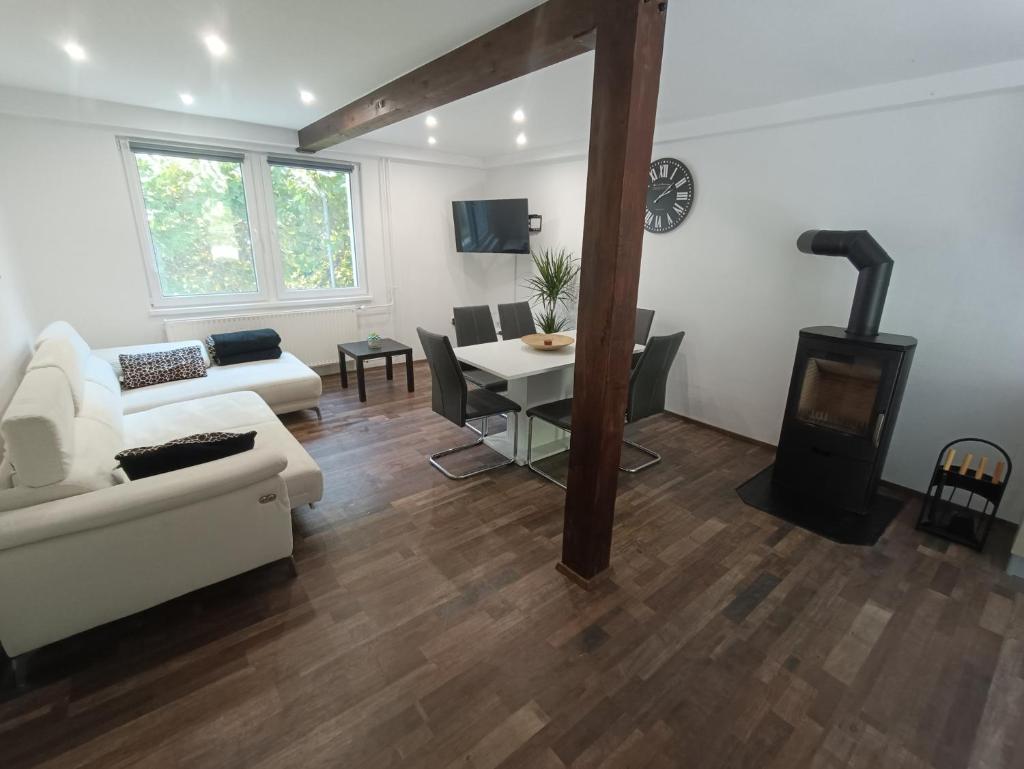Riverside Guesthouse photo 4