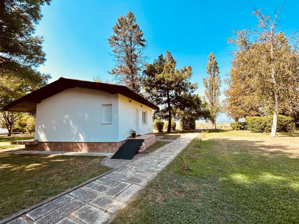 Fuk-tak's bungalow photo 1