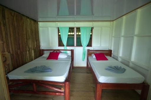 Cabinas vista isla del caño corcovado photo 3