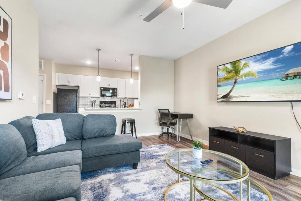 Luxe 1BR/1BA: Dive, Rest, Explore. Book Now! photo 1