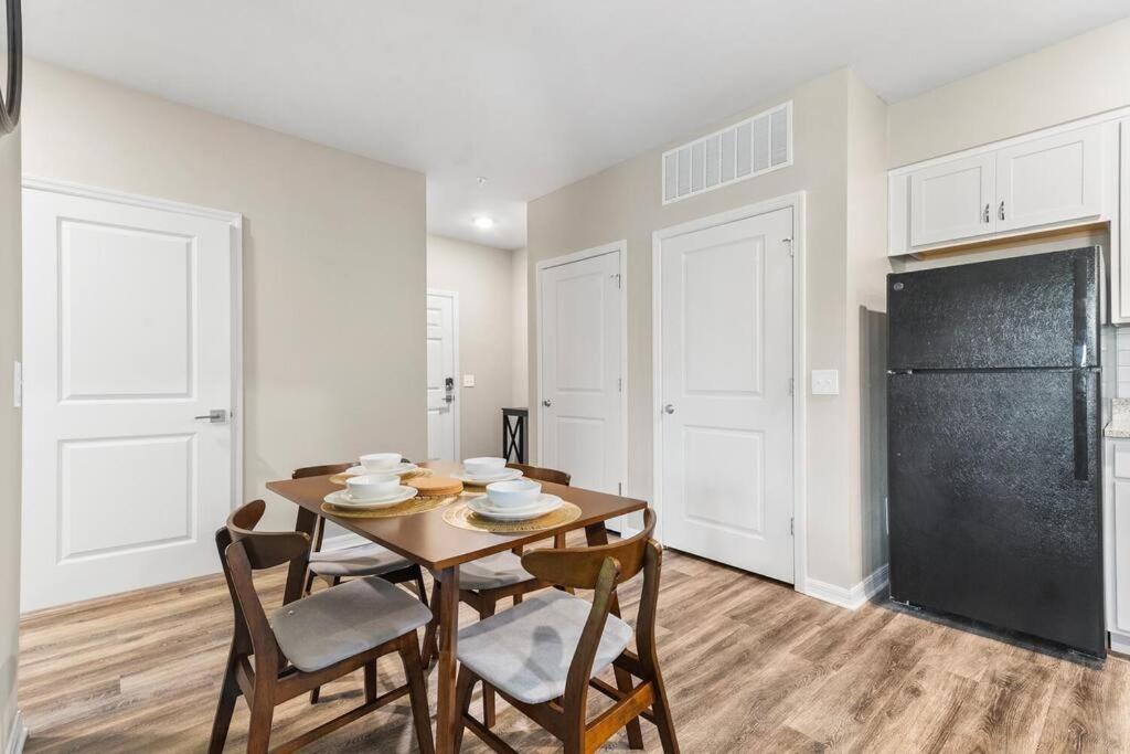 Luxe 1BR/1BA: Dive, Rest, Explore. Book Now! photo 4
