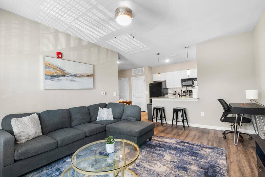 Upscale 1BR/1BA: Resort Vibes, City Edge, Bliss image