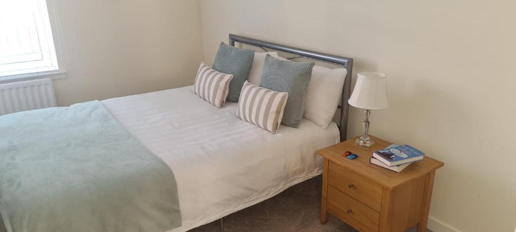 2 bed city centre executive apartment photo 4