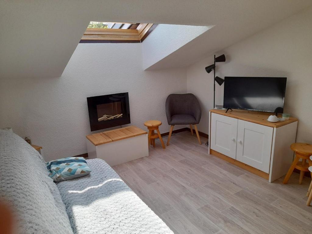 Appartement Albiez-Montrond, 2 pièces, 5 personnes - FR-1-618-35 photo 3