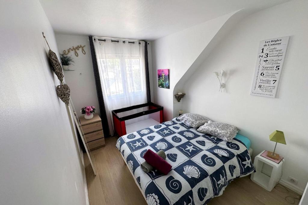 Bright apartment with balcony - near beach photo 3
