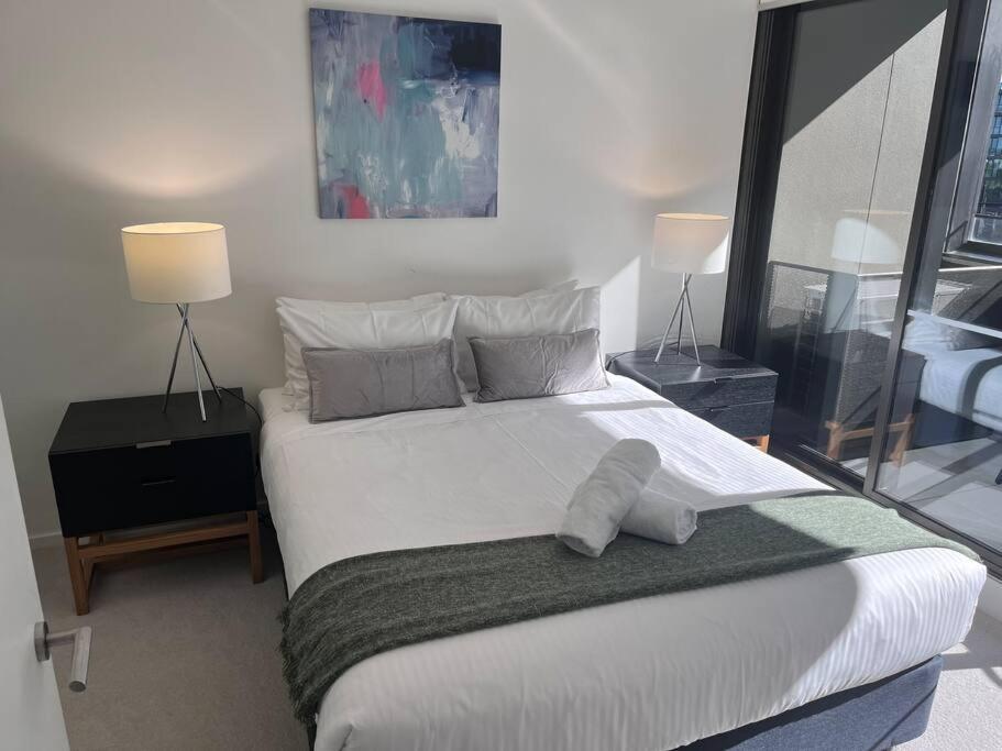 Wyndel Apartments One Bedroom COl8302