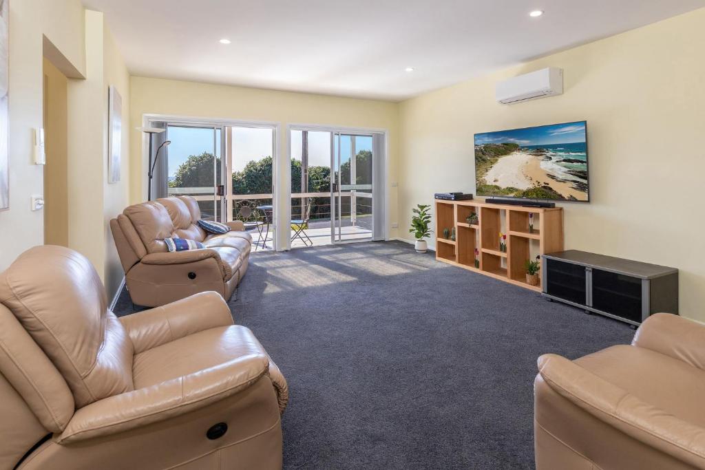 63 Burgess Road photo 1