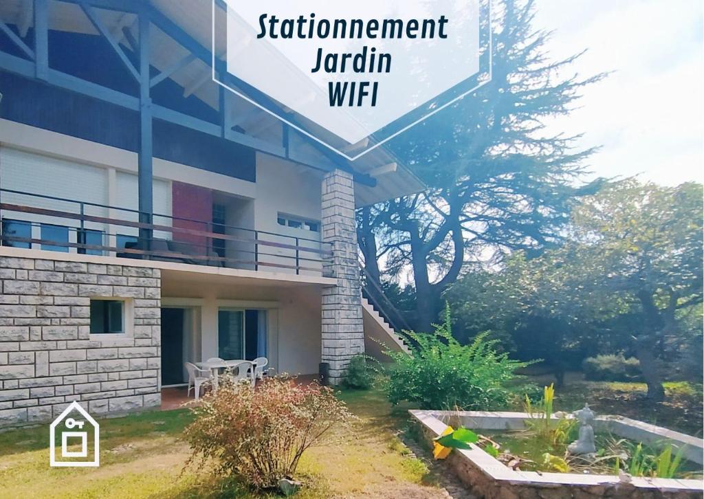 Le Pouy, Jardin, Terrasse & Stationnement