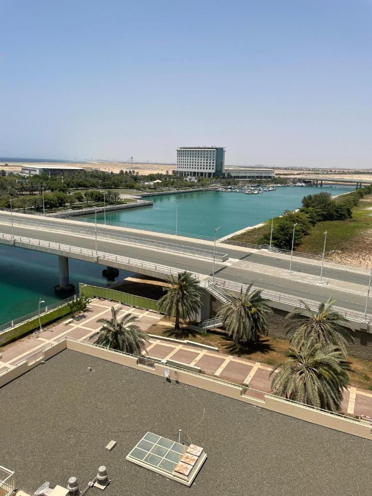2 Bedrooms APT in Marina tower sea view
