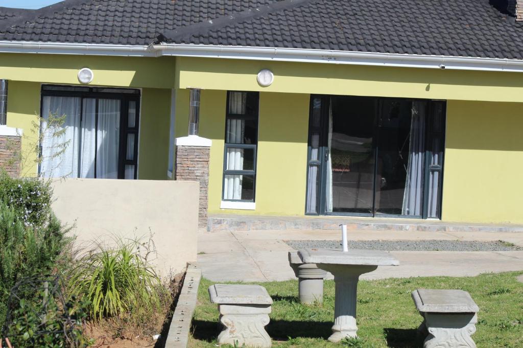 Qunu Heritage Home - Mthatha photo 1