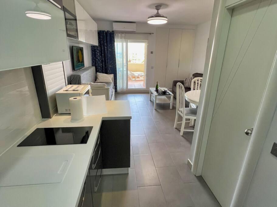 New Studio in Resort, with Water park (100m beach) photo 2