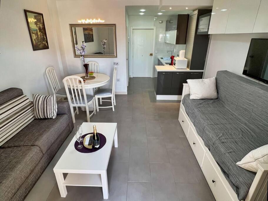 New Studio in Resort, with Water park (100m beach) photo 3