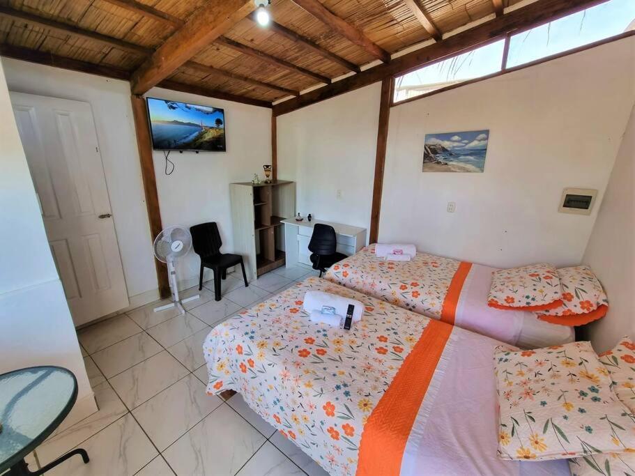 Bright Bungalow 4 - Close to ocean photo 2