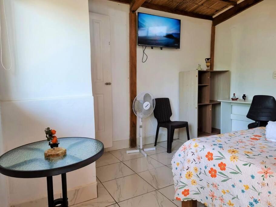 Bright Bungalow 4 - Close to ocean photo 3