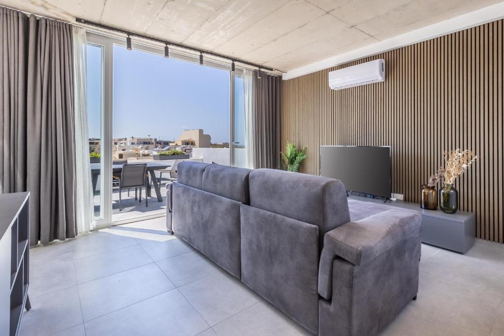 Private Penthouse with Heated Spa Bath Pembroke St Julians photo 2