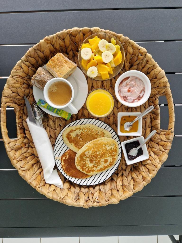 Villa Théo , chambre d'hôtes , petit déjeuner photo 1