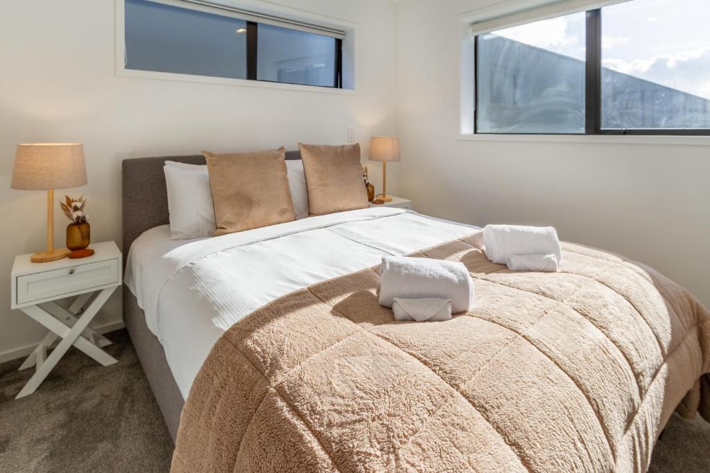 Modern Townhouse Cashel Street 2 bed 2 bath