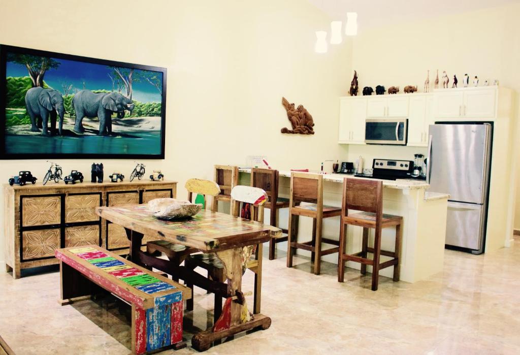 The Elephant Castle Beach Front Penthouse photo 1