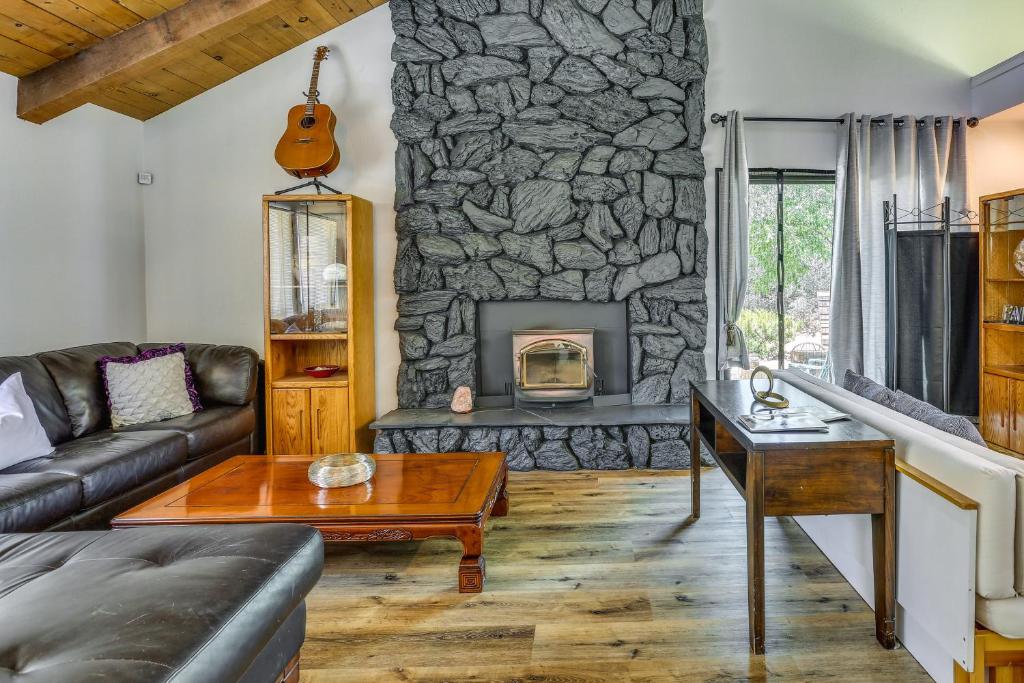 Pet-Friendly Coarsegold Vacation Rental with Deck! photo 3