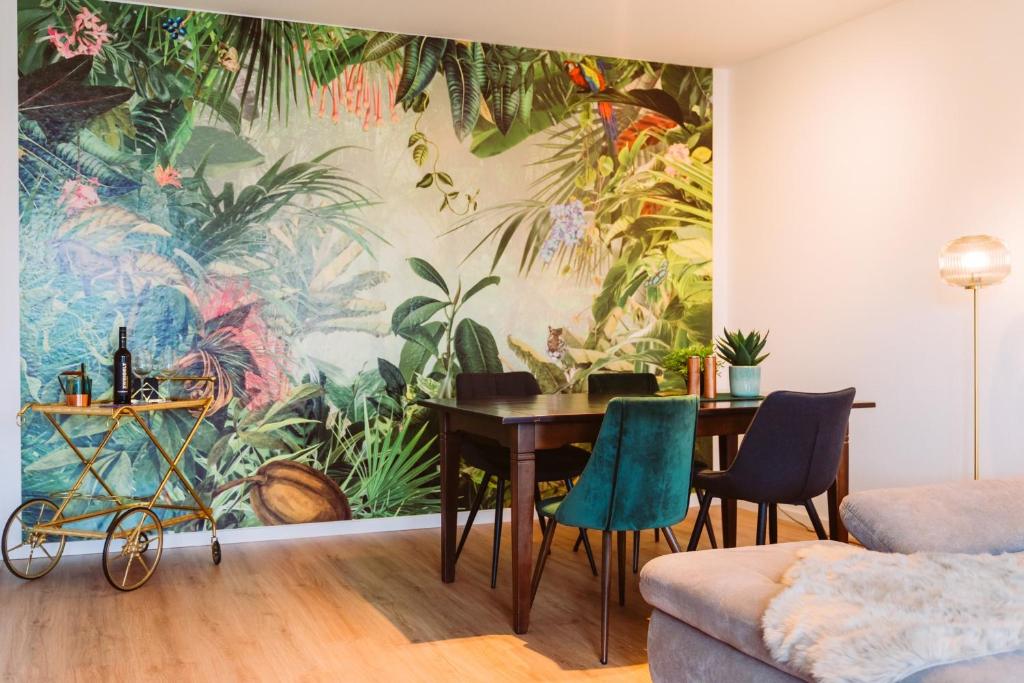 Dschungel in BaLi 72qm Ferienwohnung im Zentrum