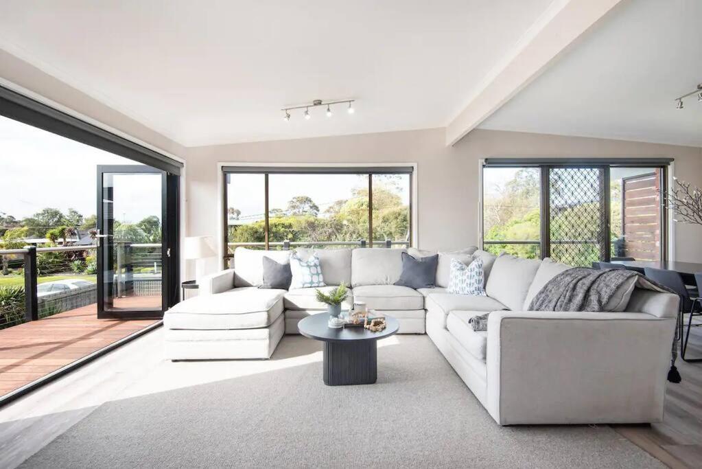 Dreamy Dromana Family Getaway - with Jacuzzi