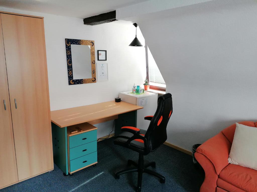 Großes Gästezimmer mit Kühlschrank photo 4