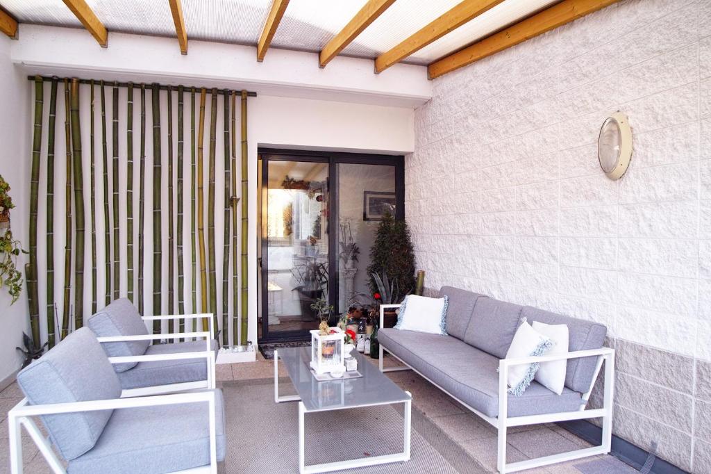 WhiteHome photo 1