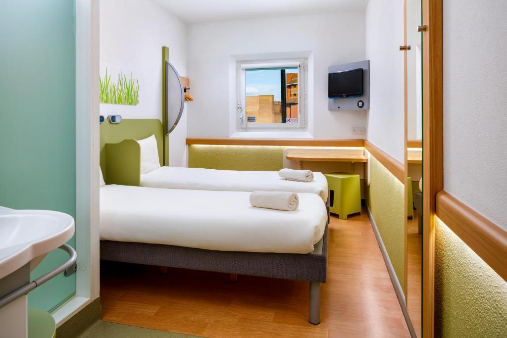 Ibis Budget Beaconsfield - Tap to explore photos