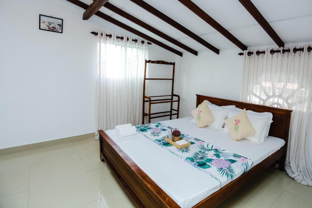 Thenu Rest Guest House - Tap to explore photos
