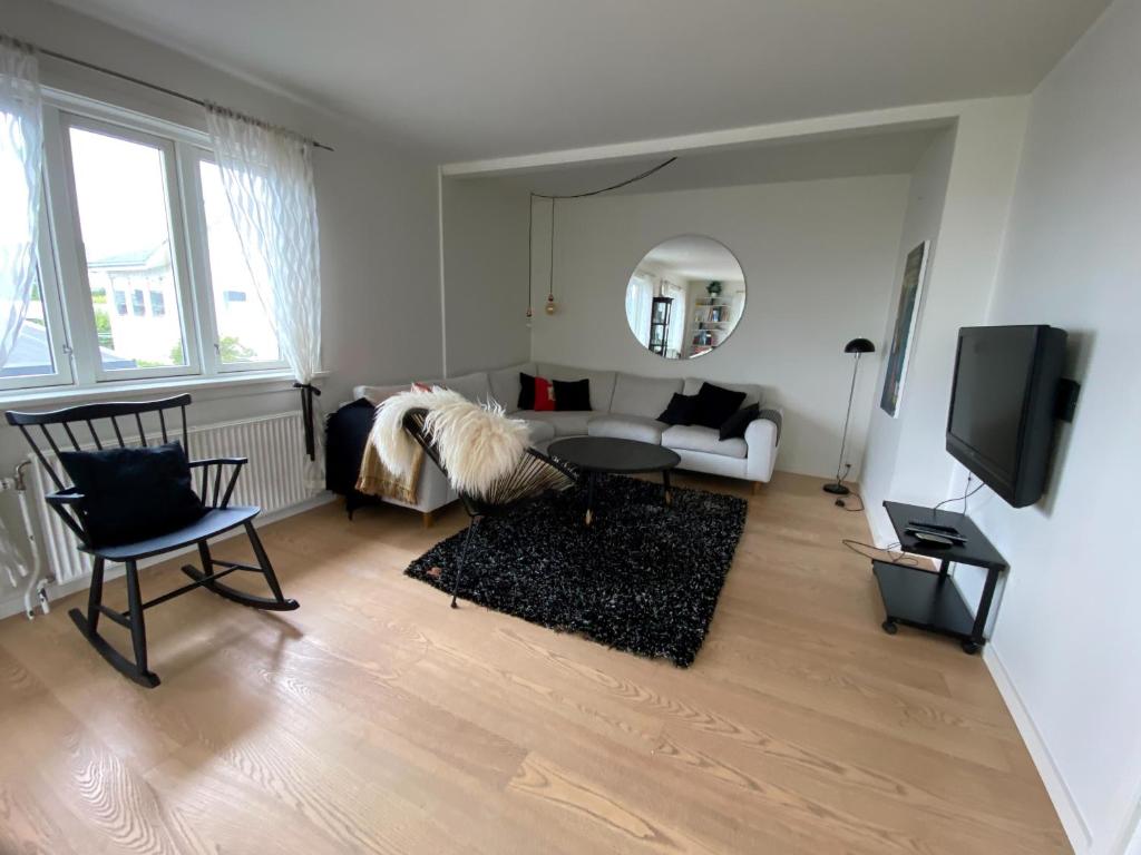 1 Bedroom Home - Private Balcony - Parking On Site photo 1