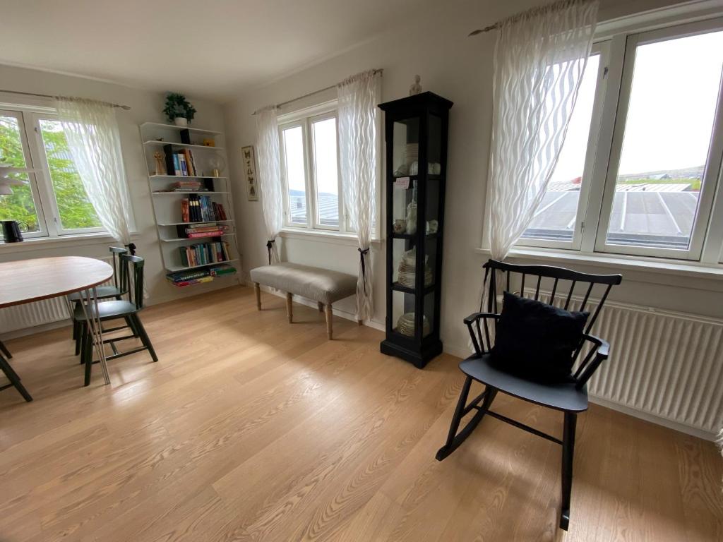 1 Bedroom Home - Private Balcony - Parking On Site photo 2