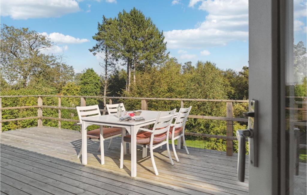 Nice Home In Dronningmlle With Wifi And 3 Bedrooms photo 1