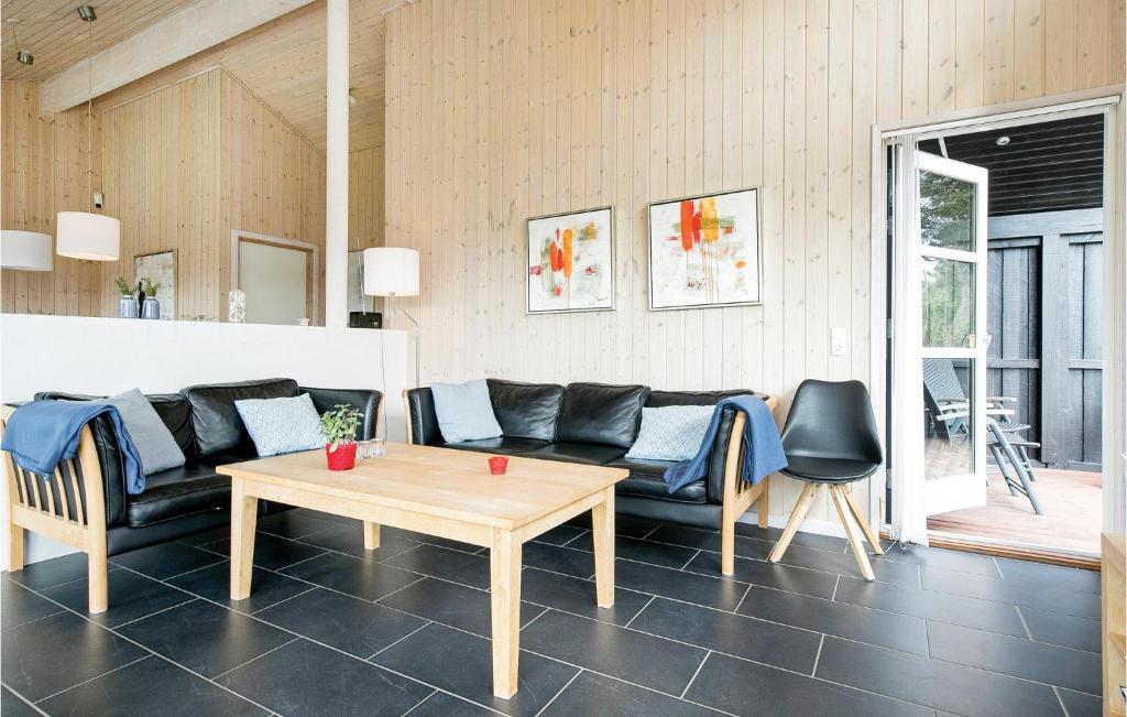 Stunning Home In Hjrring With 4 Bedrooms, Sauna And Wifi photo 2
