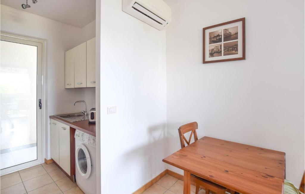 Awesome Apartment In Isca Marina With Wifi And 1 Bedrooms photo 2