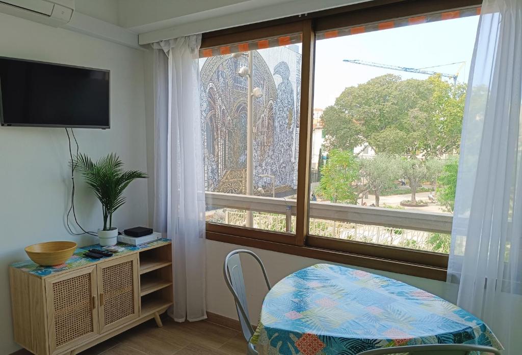 Deux pièces climatisé avec balcon Vieil Antibes photo 2