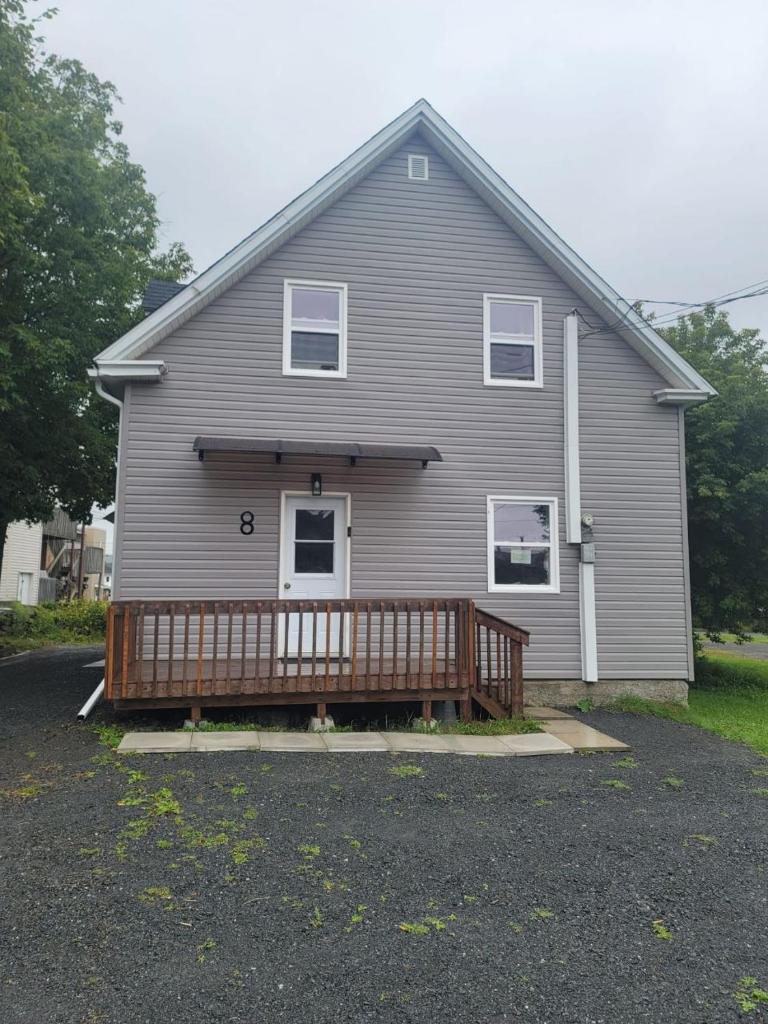 Comfy 1 bdrm apartment close to highway photo 3