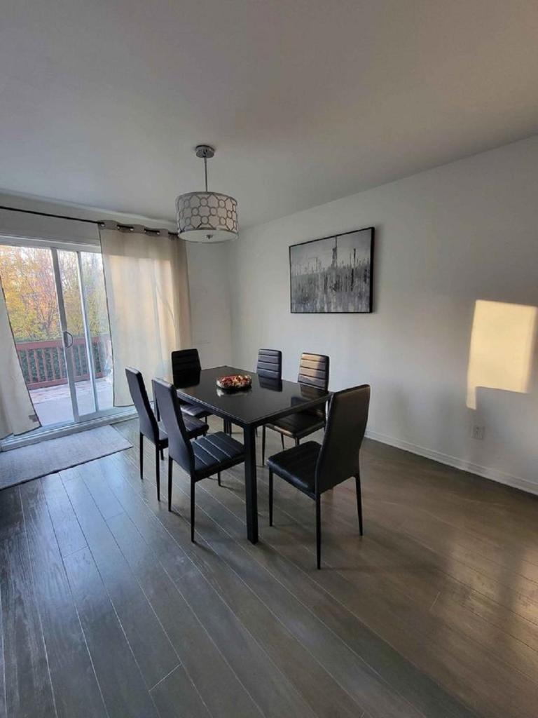 Cozy townhouse 3 beds! photo 3