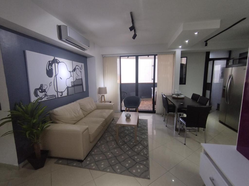Chic y Hermoso Apartamento Amoblado y Equipado Urb El Parral Valencia-Venezuela