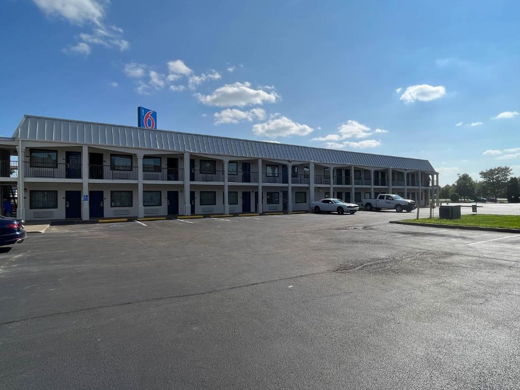 Suites Lafayette IN photo 2