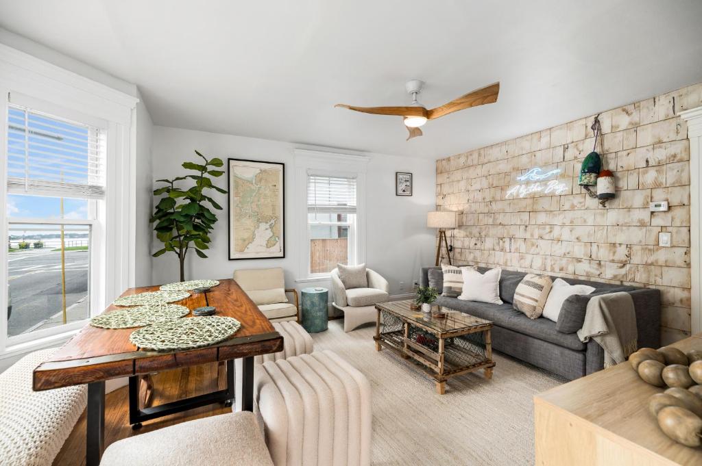 A by the Bay - Stunning Seaside Apartment image