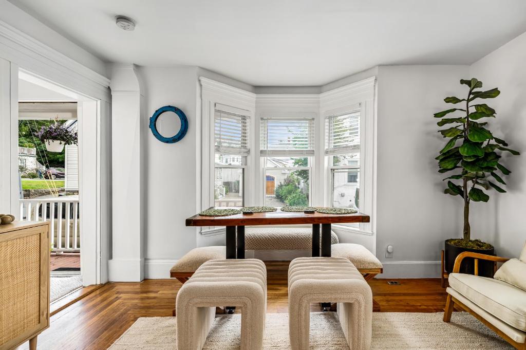 A by the Bay - Stunning Seaside Apartment photo 1