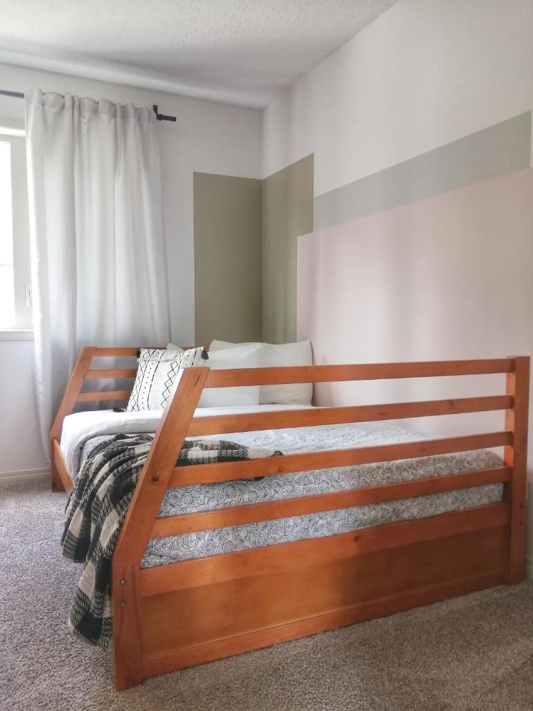 Bright 3 bed 3 bath House in Radium Hot Springs photo 3