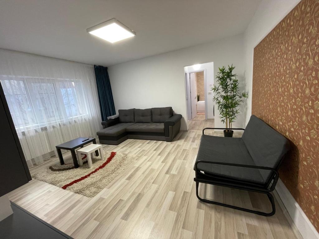Grove Apartment photo 2