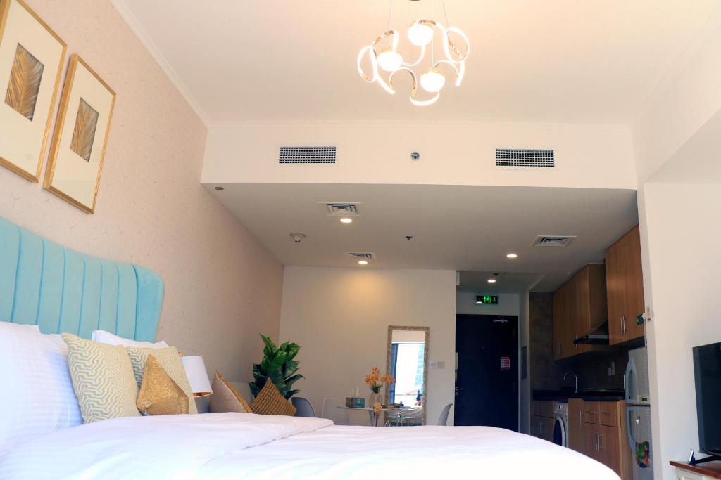 Cosmos Living Spacious with Balcony GCV1 photo 3