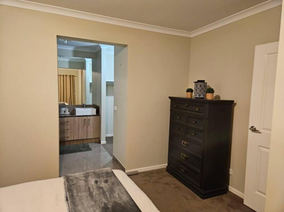 Tranquil home in Point Cook. photo 1