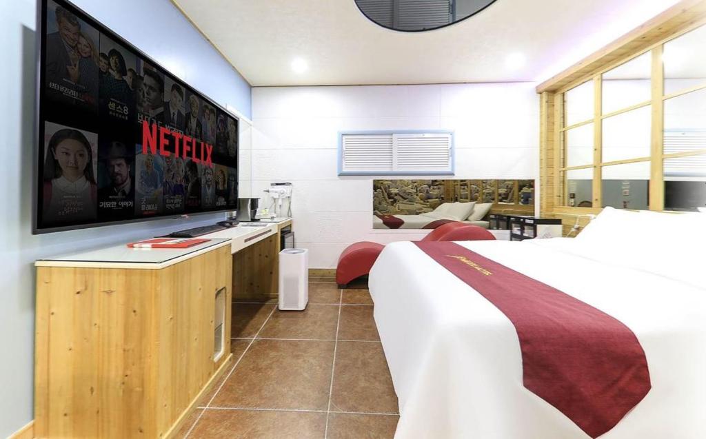 Hera drive in hotel photo 3