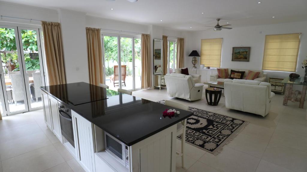 Las Brisas Villa - Chateau Elysium photo 3