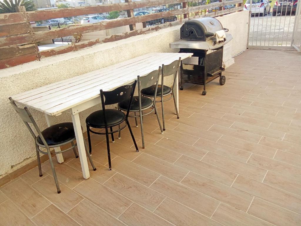 Room in villa in quite area of Larnaca photo 1