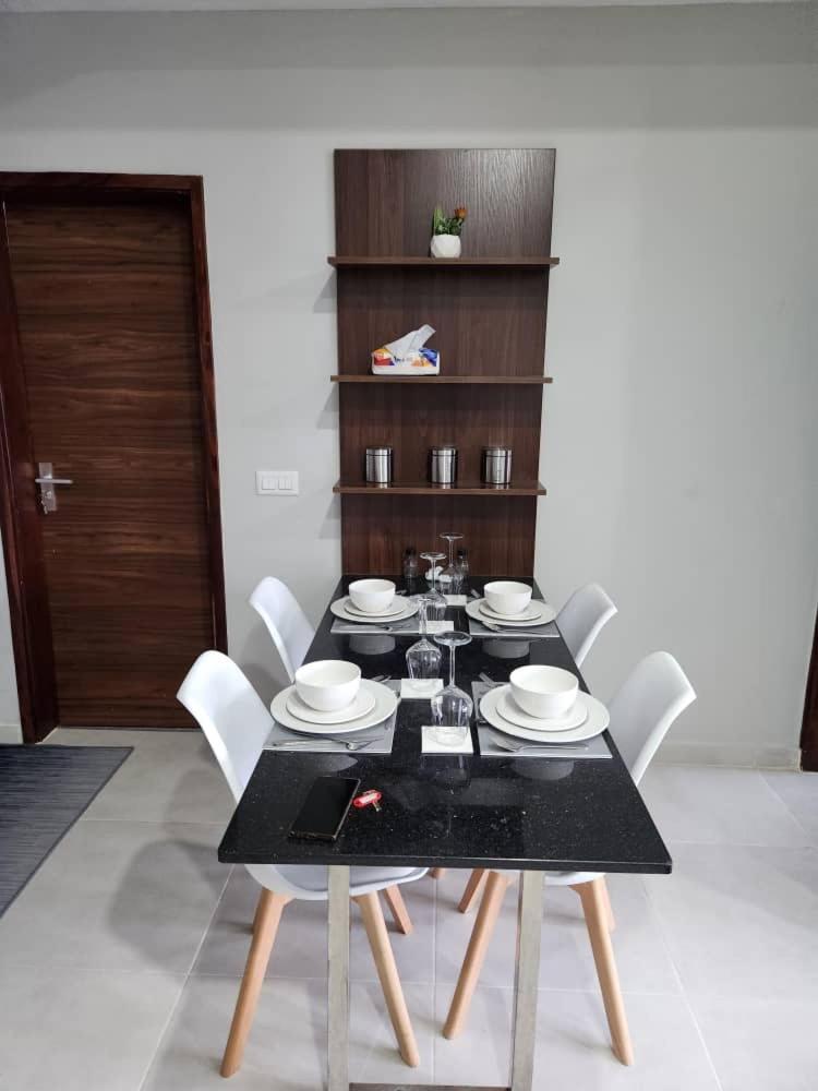 Elegant 1 bedroom apartment at Aquaview photo 2